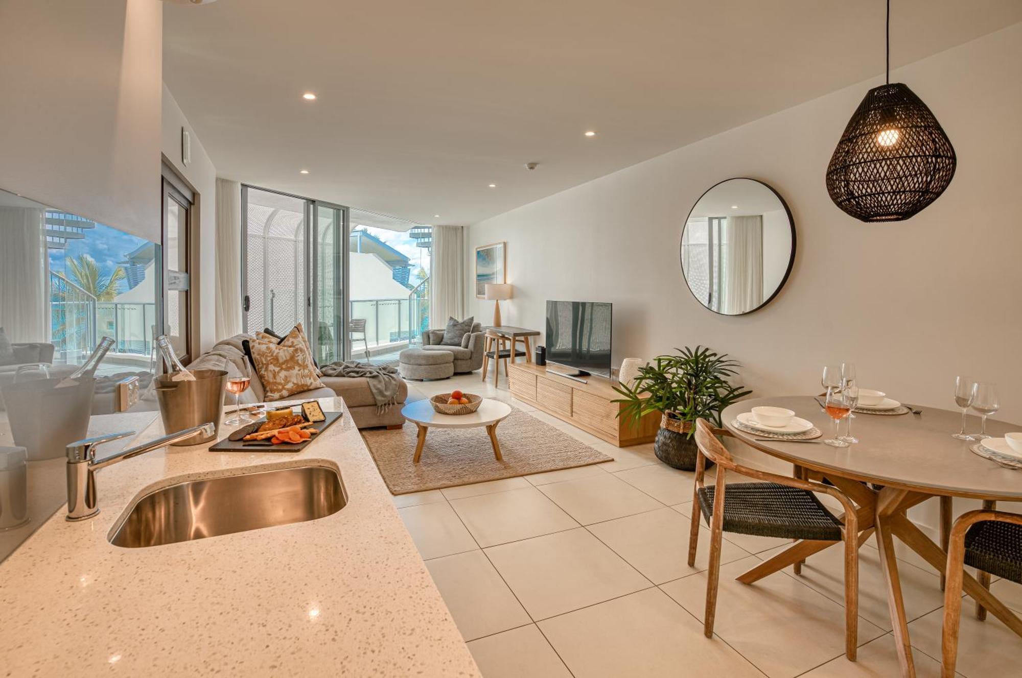 On The Beach Noosa Resort Экстерьер фото