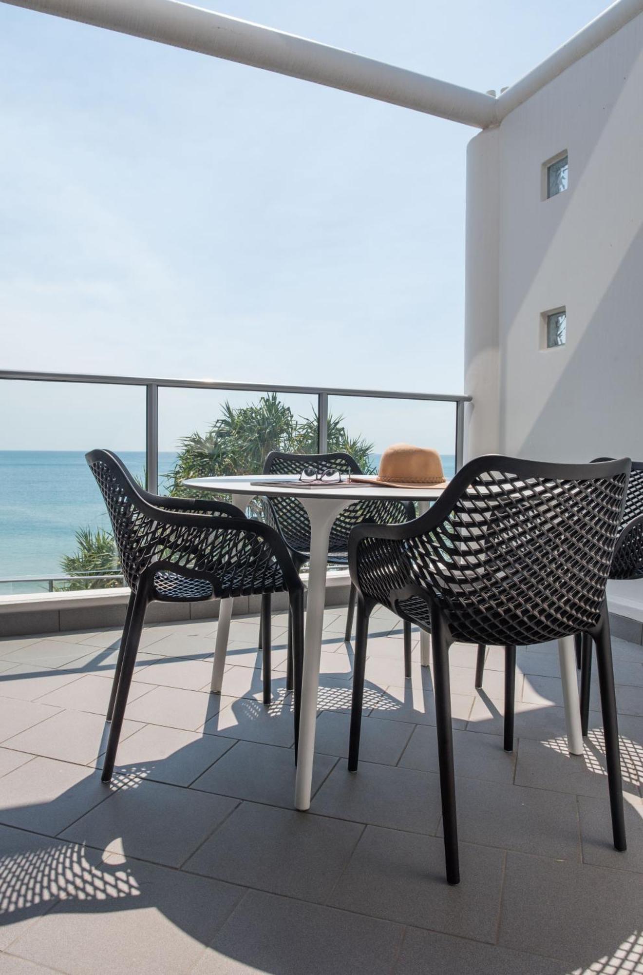 On The Beach Noosa Resort Экстерьер фото