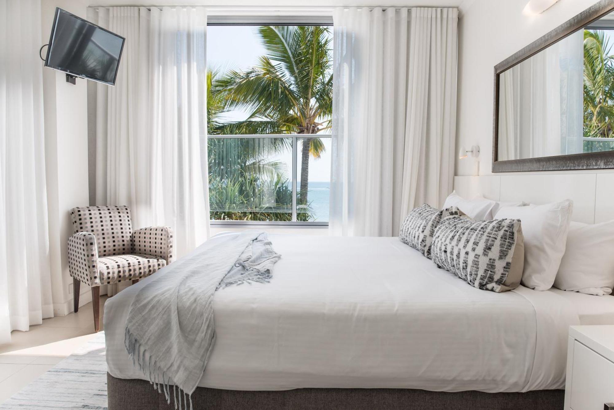 On The Beach Noosa Resort Экстерьер фото