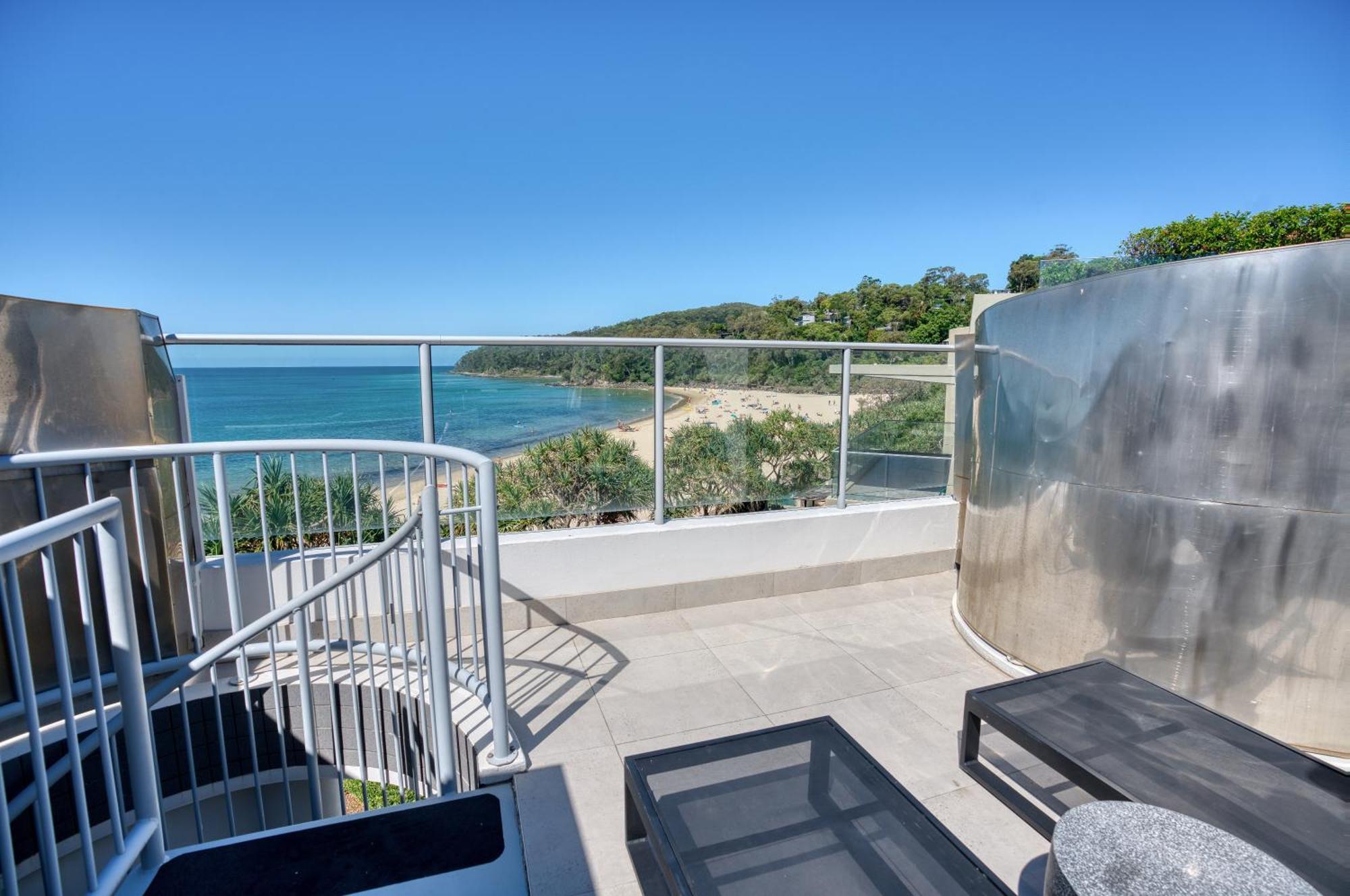 On The Beach Noosa Resort Экстерьер фото