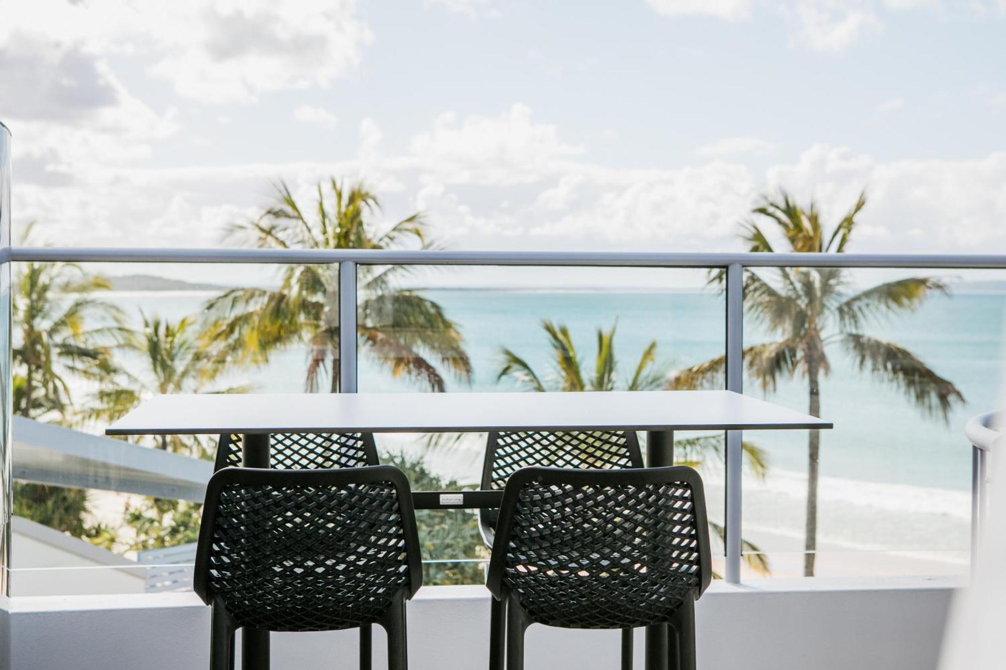 On The Beach Noosa Resort Экстерьер фото
