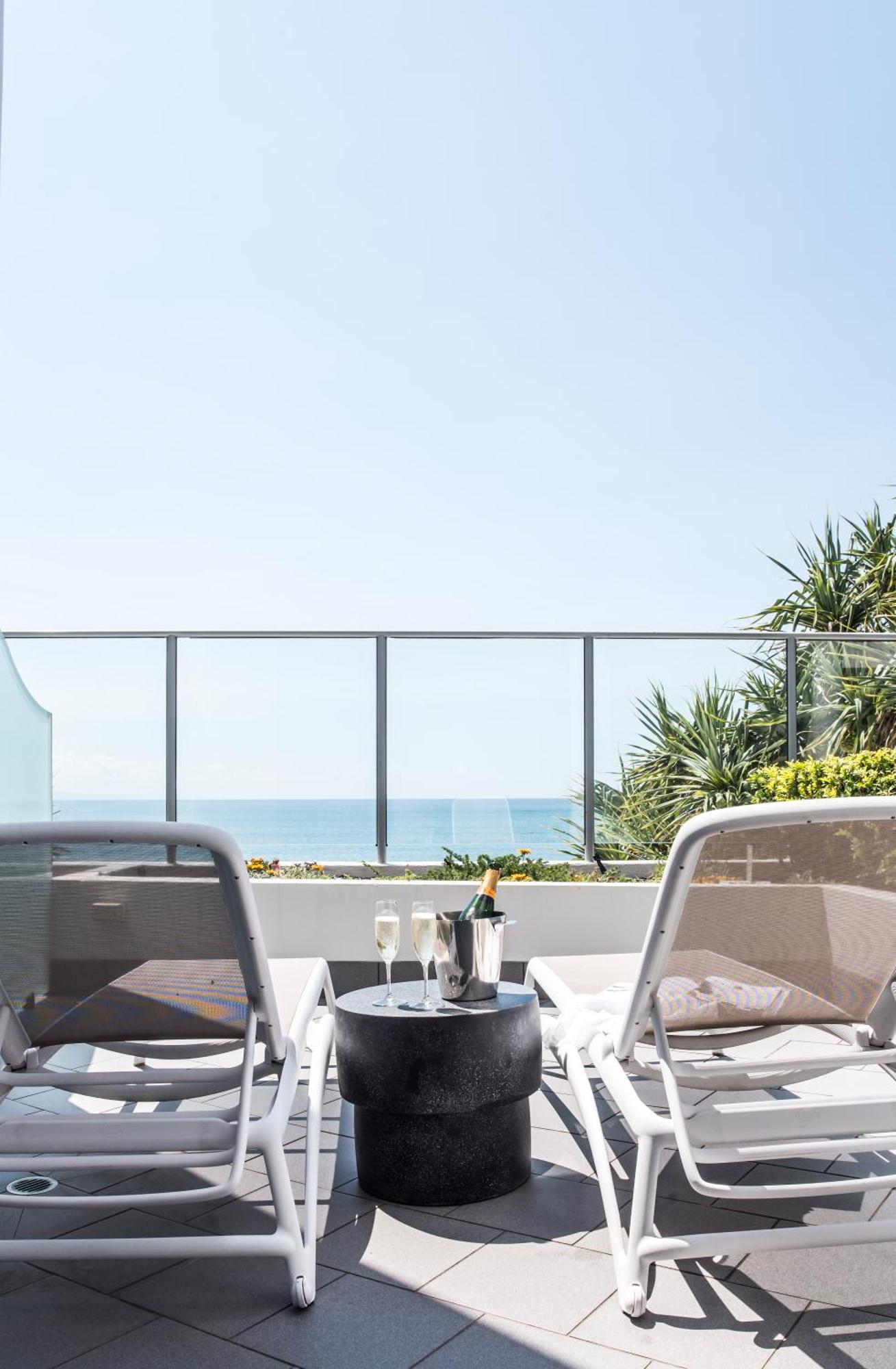 On The Beach Noosa Resort Экстерьер фото