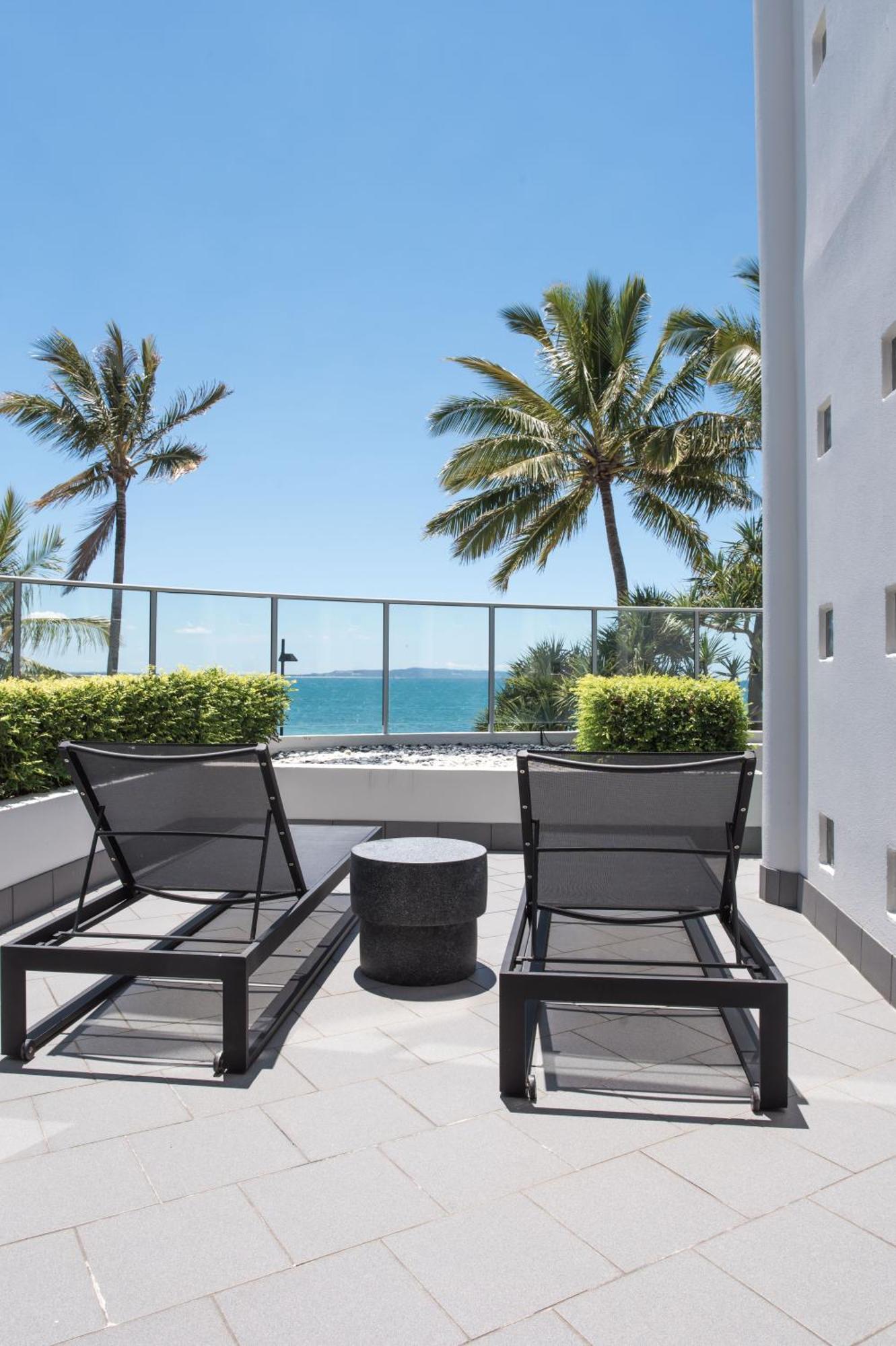 On The Beach Noosa Resort Экстерьер фото